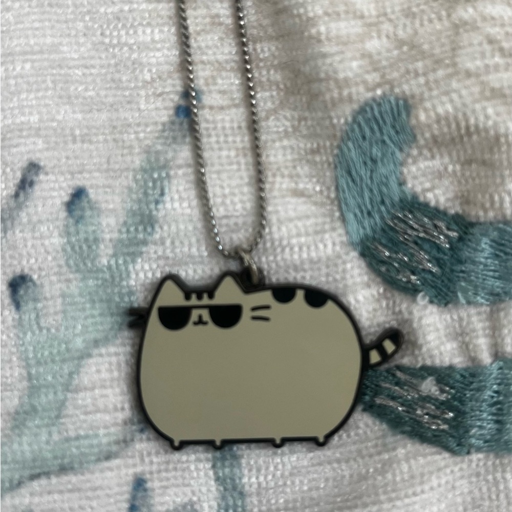 Rare Pusheen Sunglasses Necklace - Light Gray Enamel